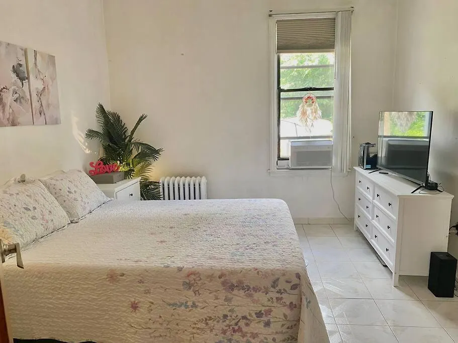 Cozy Private Apt 10 Min From Manhattan Subway! New York 0*,  USA